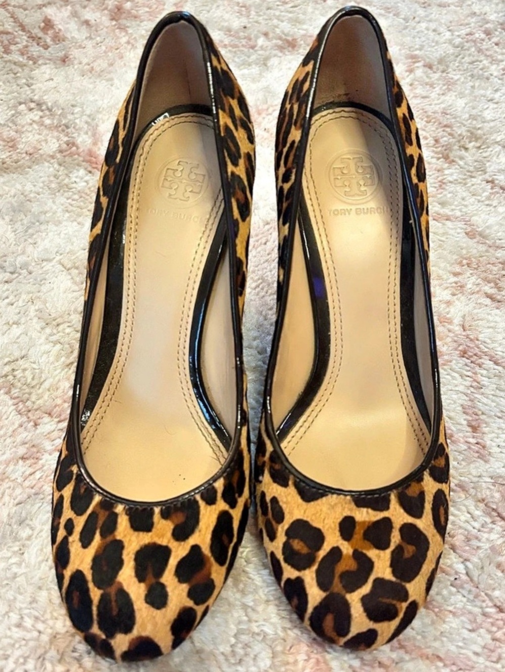 Tory Burch Leopard Calf Hair Wedge Pumps in Brown! Size 7 medium width!